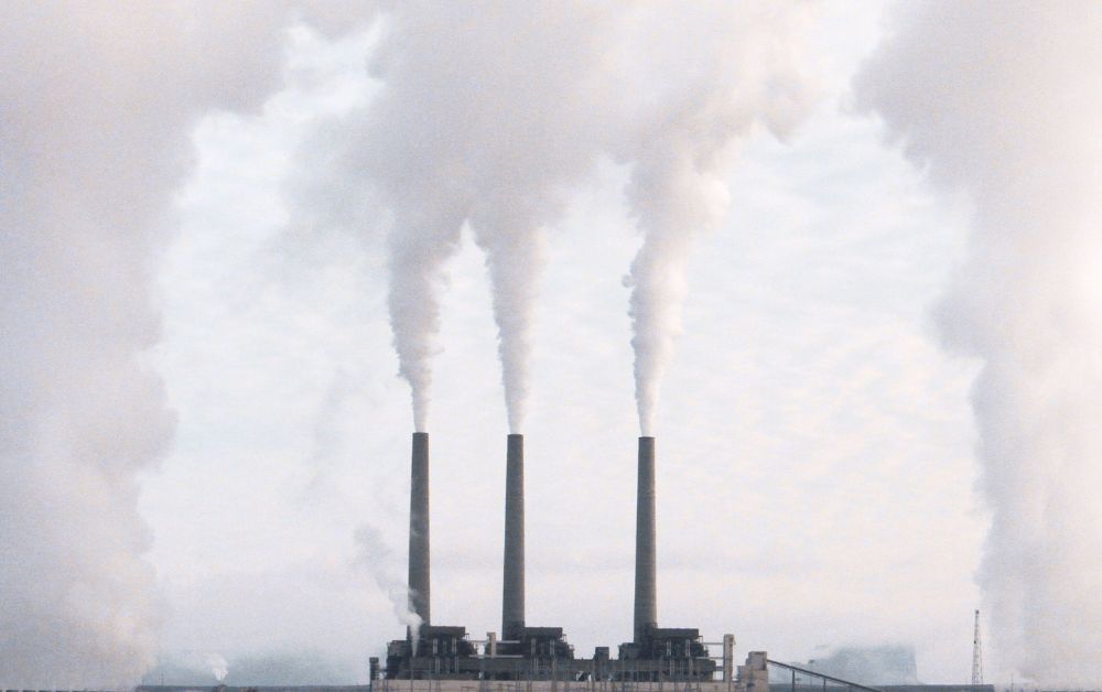 chimeneas industria hechando humo